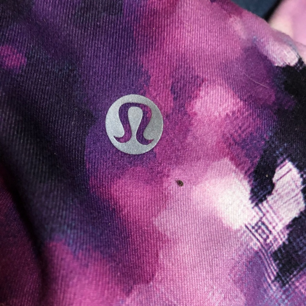 Lululemon - Picture 2 of 5
